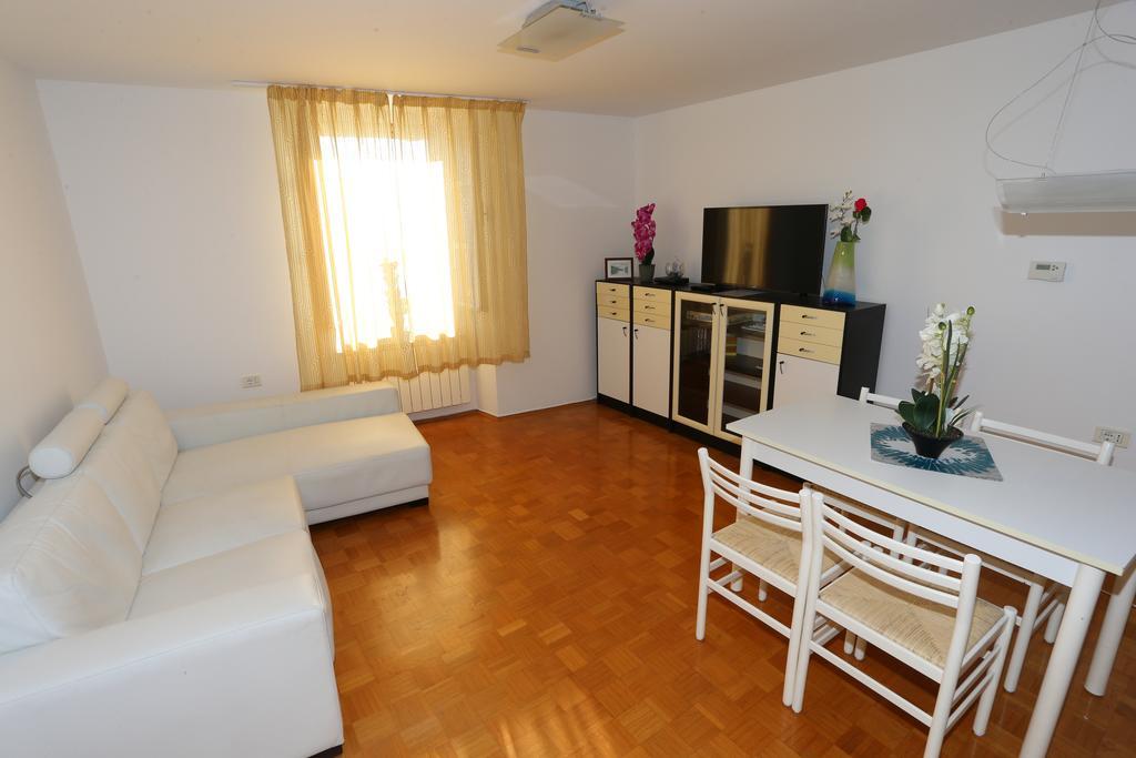 Allure Apartments Pirano Esterno foto