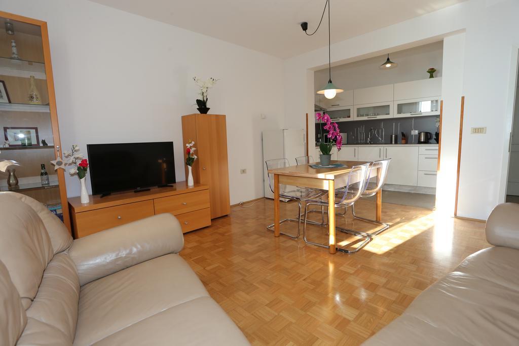 Allure Apartments Pirano Esterno foto