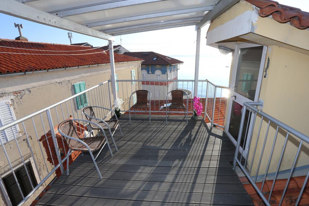 Allure Apartments Pirano Esterno foto