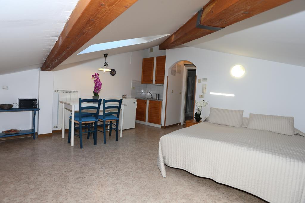 Allure Apartments Pirano Esterno foto